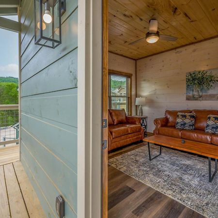 Osprey Nest Cottage Modern New Cabin بيدجن فورج المظهر الخارجي الصورة