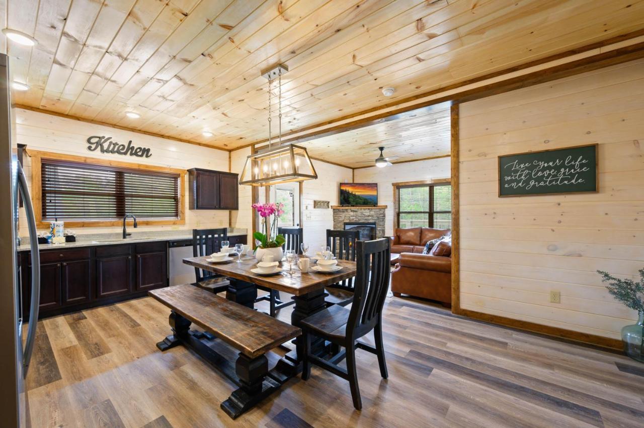 Osprey Nest Cottage Modern New Cabin بيدجن فورج المظهر الخارجي الصورة